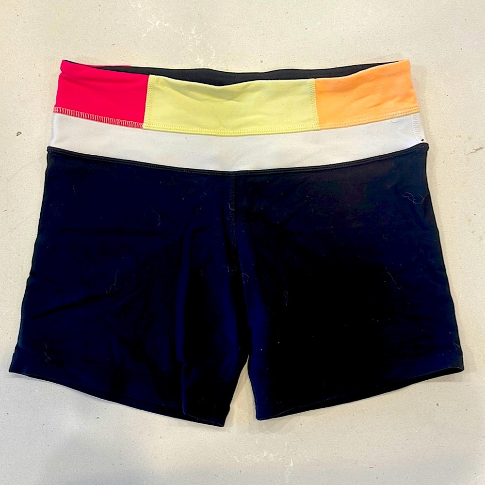 Lululemon size 4, shorts